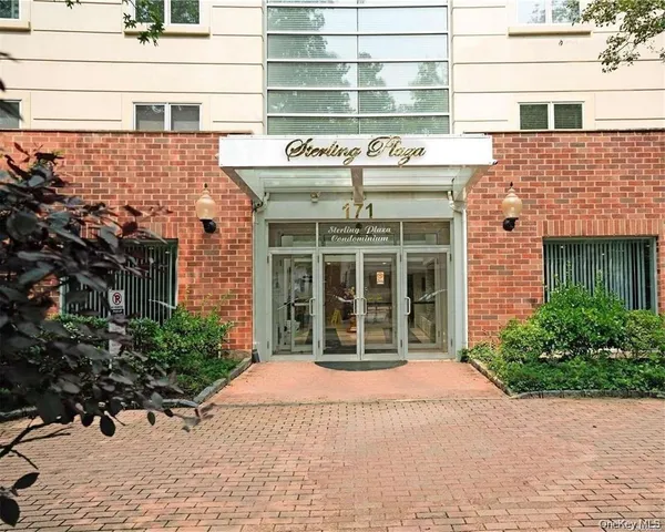 $1,500,000 | 171 Great Neck Road, Unit 1N, Great Neck, NY 11021