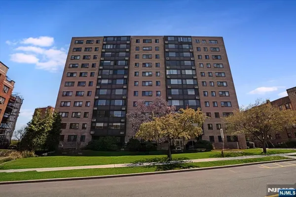 $399,000 | 90 Prospect Avenue, Unit 7A, Hackensack, NJ 07601