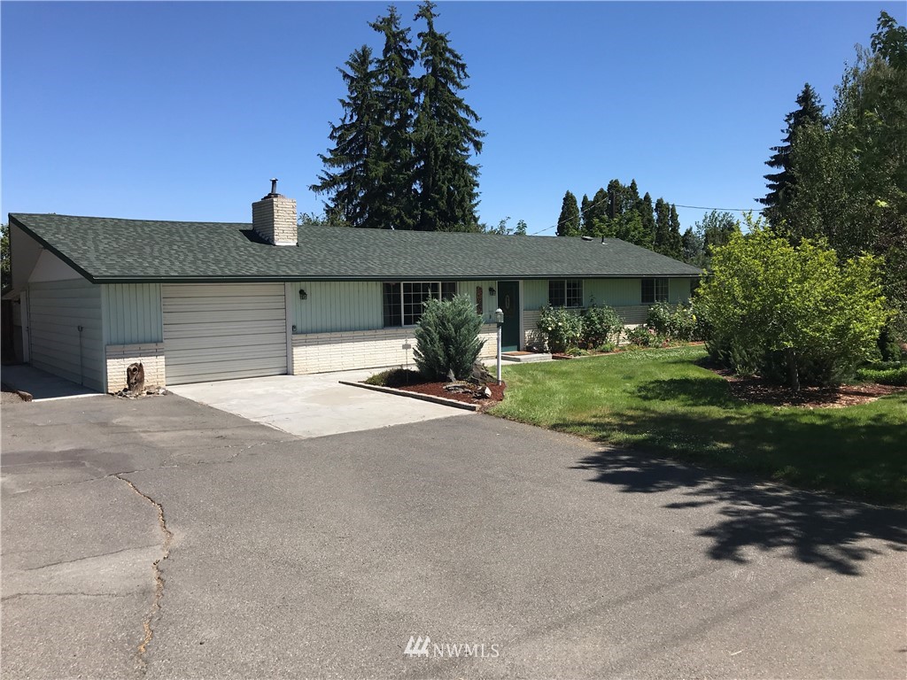 1661 North Wenas Road Selah, WA 98942 - Photo 1 of 26 Gallery Image 1