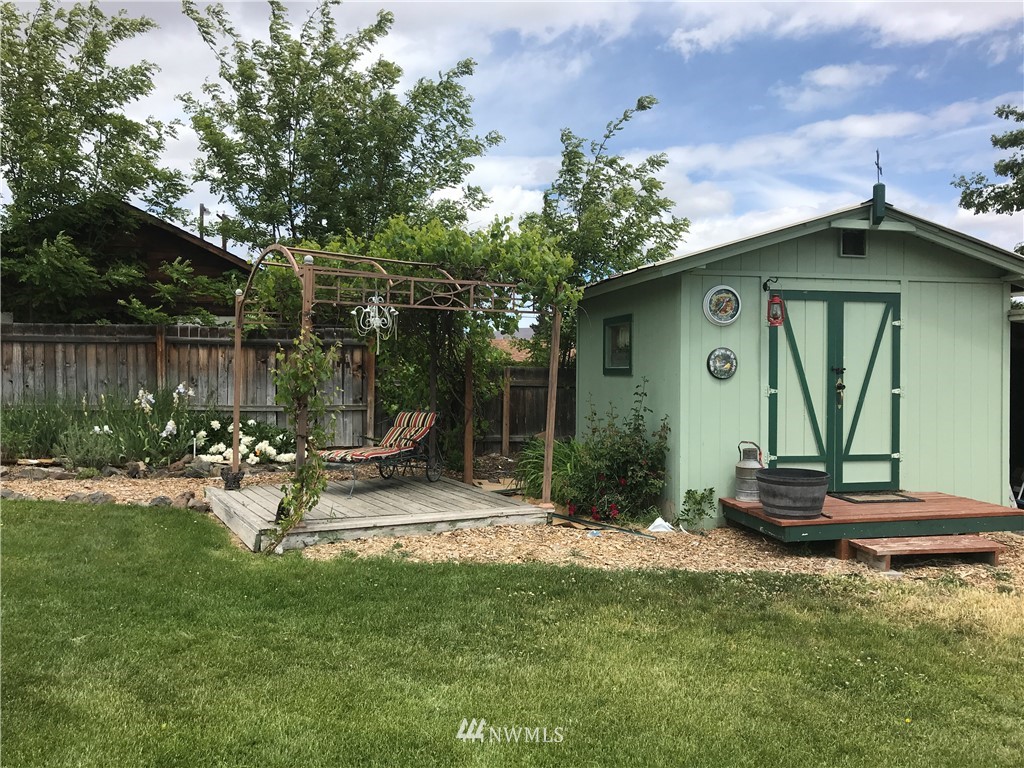 1661 North Wenas Road Selah, WA 98942 - Photo 25 of 26 Gallery Image 25