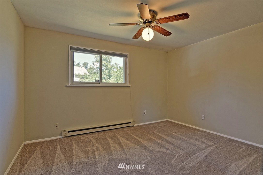 4914 Northeast 7th Place Renton, WA 98059 - Photo 12 of 19