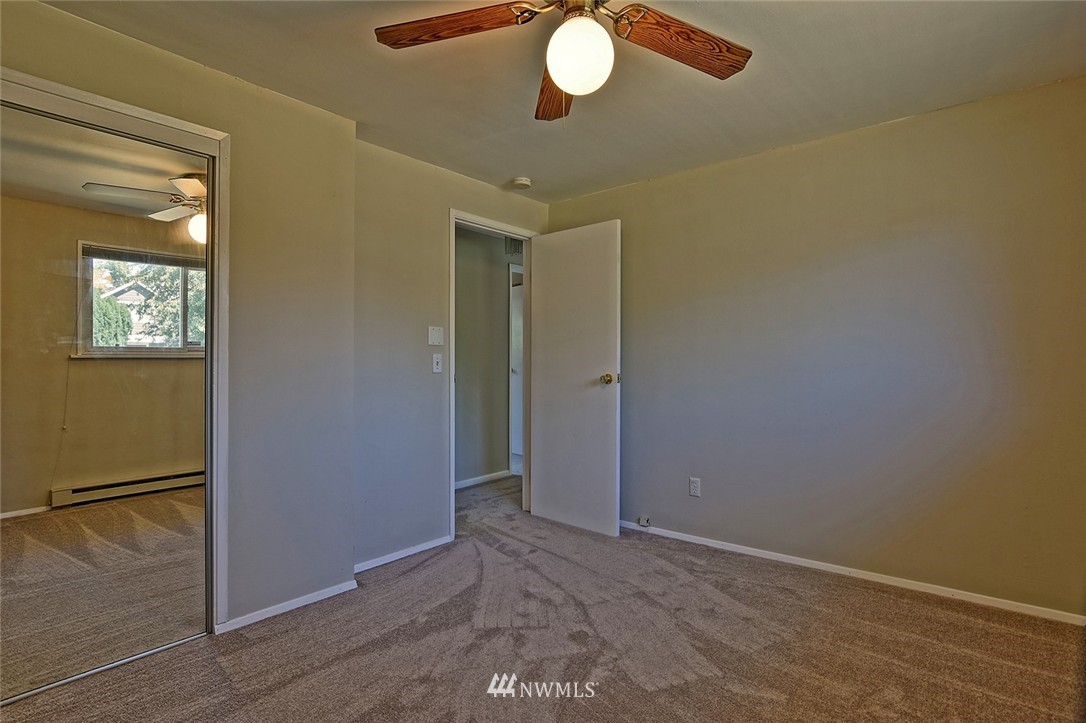 4914 Northeast 7th Place Renton, WA 98059 - Photo 13 of 19