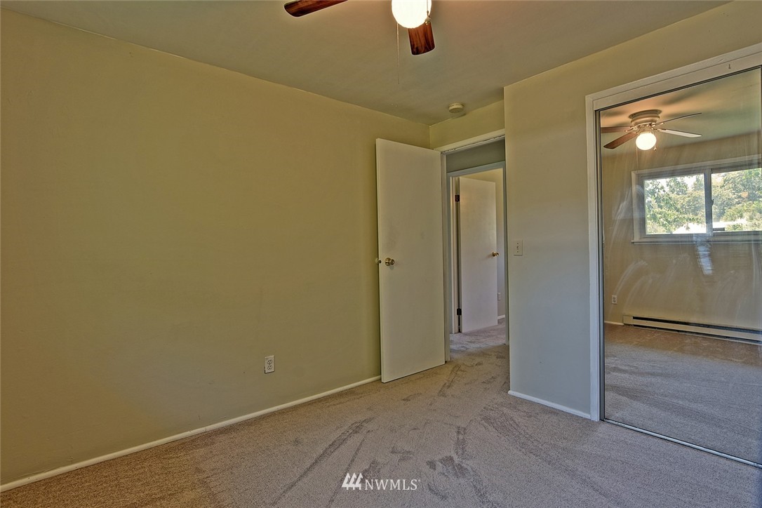 4914 Northeast 7th Place Renton, WA 98059 - Photo 14 of 19
