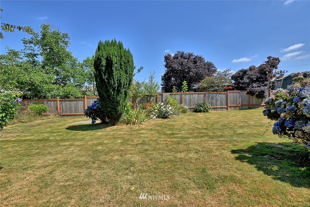 4914 Northeast 7th Place Renton, WA 98059 - Photo 17 of 19