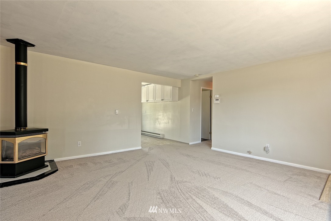 4914 Northeast 7th Place Renton, WA 98059 - Photo 7 of 19