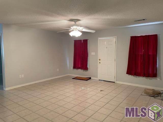 11082 Martin Lane Tickfaw, LA 70466 - Photo 5 of 12 Living Room