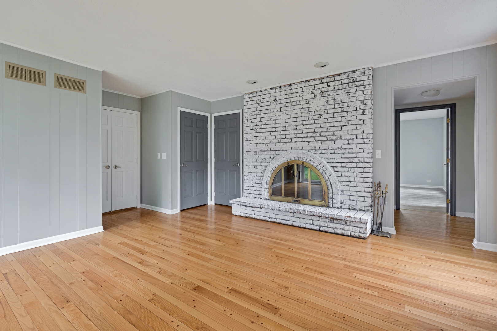 540 Springhill Drive Roselle, IL 60172 - Photo 11 of 26