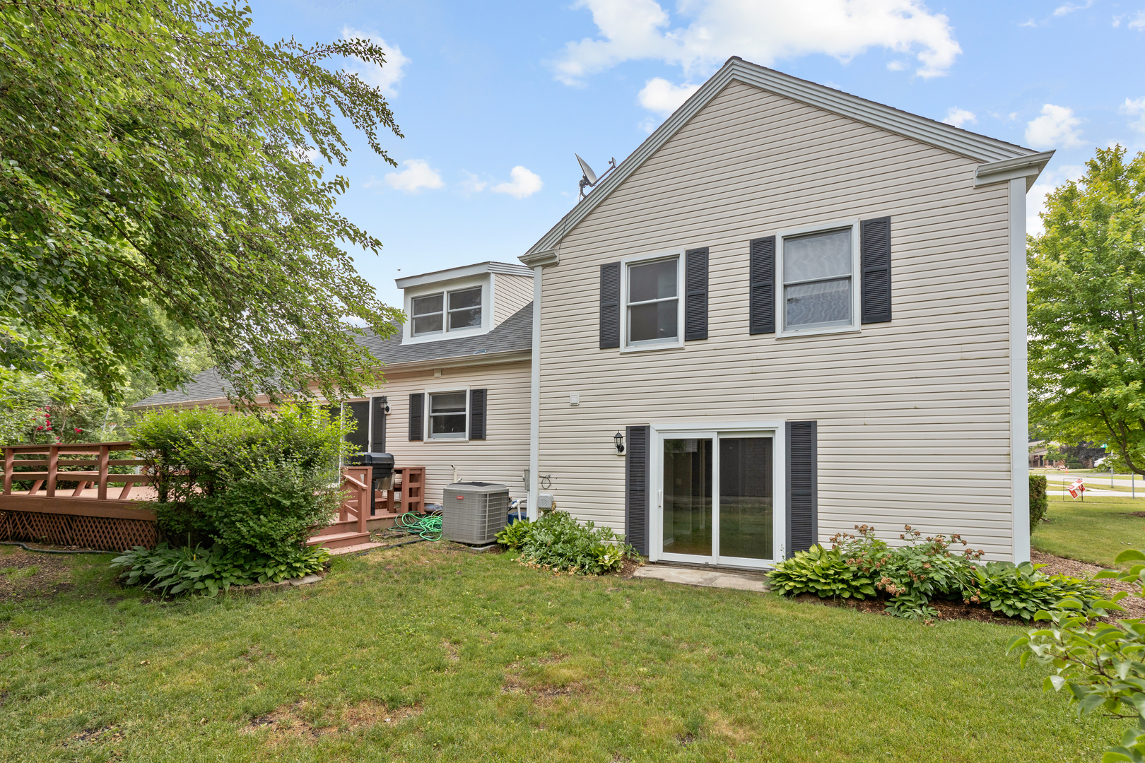 540 Springhill Drive Roselle, IL 60172 - Photo 24 of 26