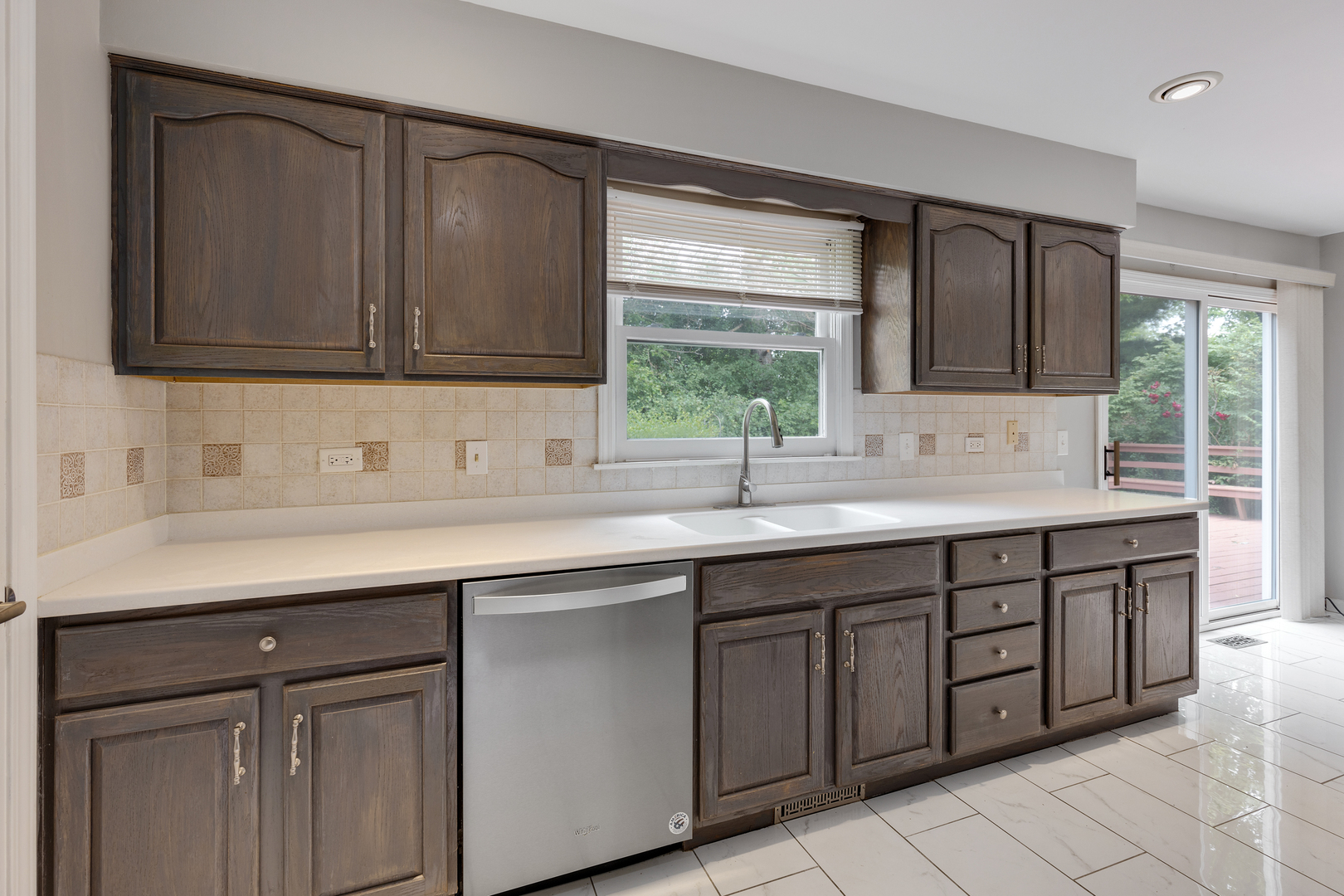 540 Springhill Drive Roselle, IL 60172 - Photo 7 of 26