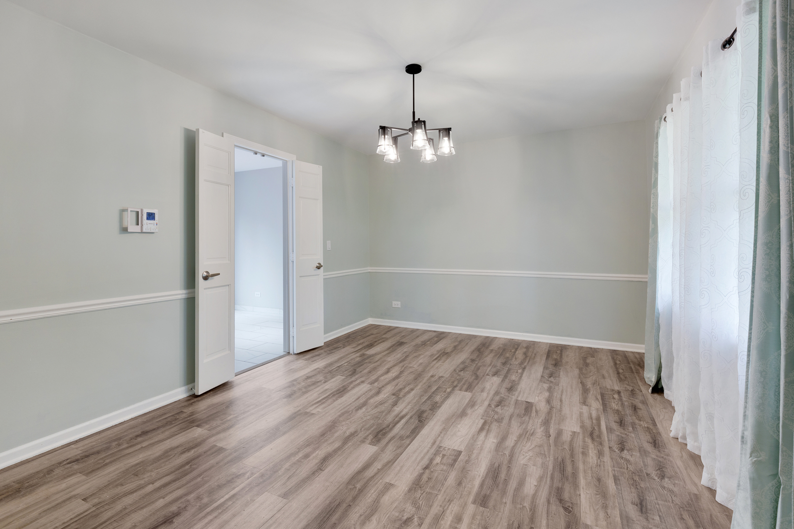 540 Springhill Drive Roselle, IL 60172 - Photo 9 of 26