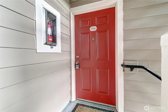 $300,000 | 19855 25th Avenue Northeast, Unit 206, Shoreline, WA 98155
