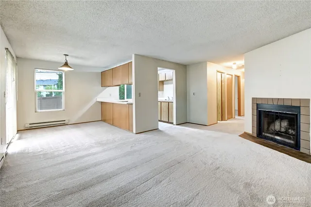 $300,000 | 19855 25th Avenue Northeast, Unit 206, Shoreline, WA 98155