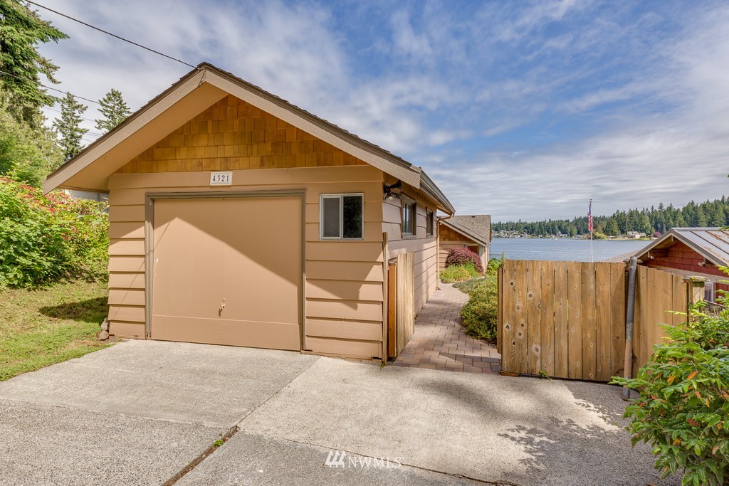 4321 Peninsula Road Stanwood, WA 98292 - Photo 4 of 25 Gallery Image 4