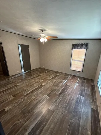 $1,975 | 894 Farm To Market Road 1395, Edgewood, TX 75117
