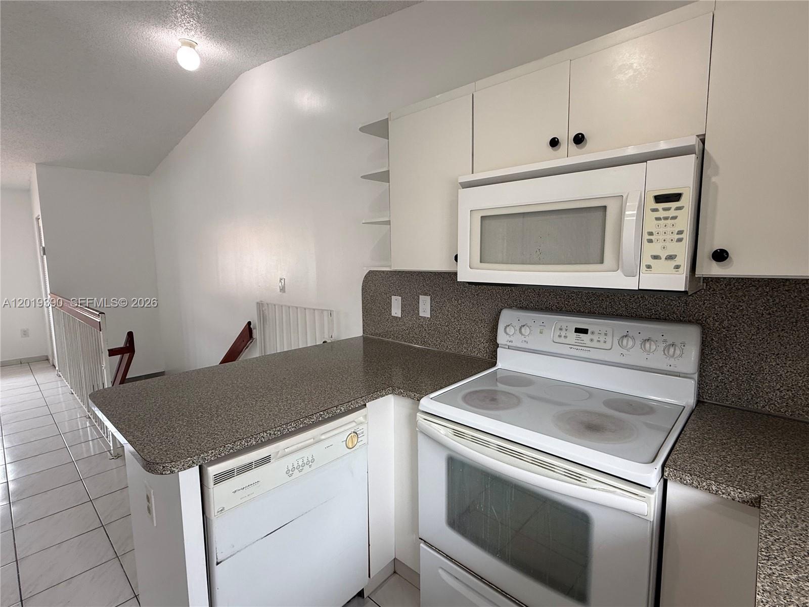 10101 West Okeechobee Road, Unit 9202 Hialeah Gardens, FL 33016 - Photo 8 of 32