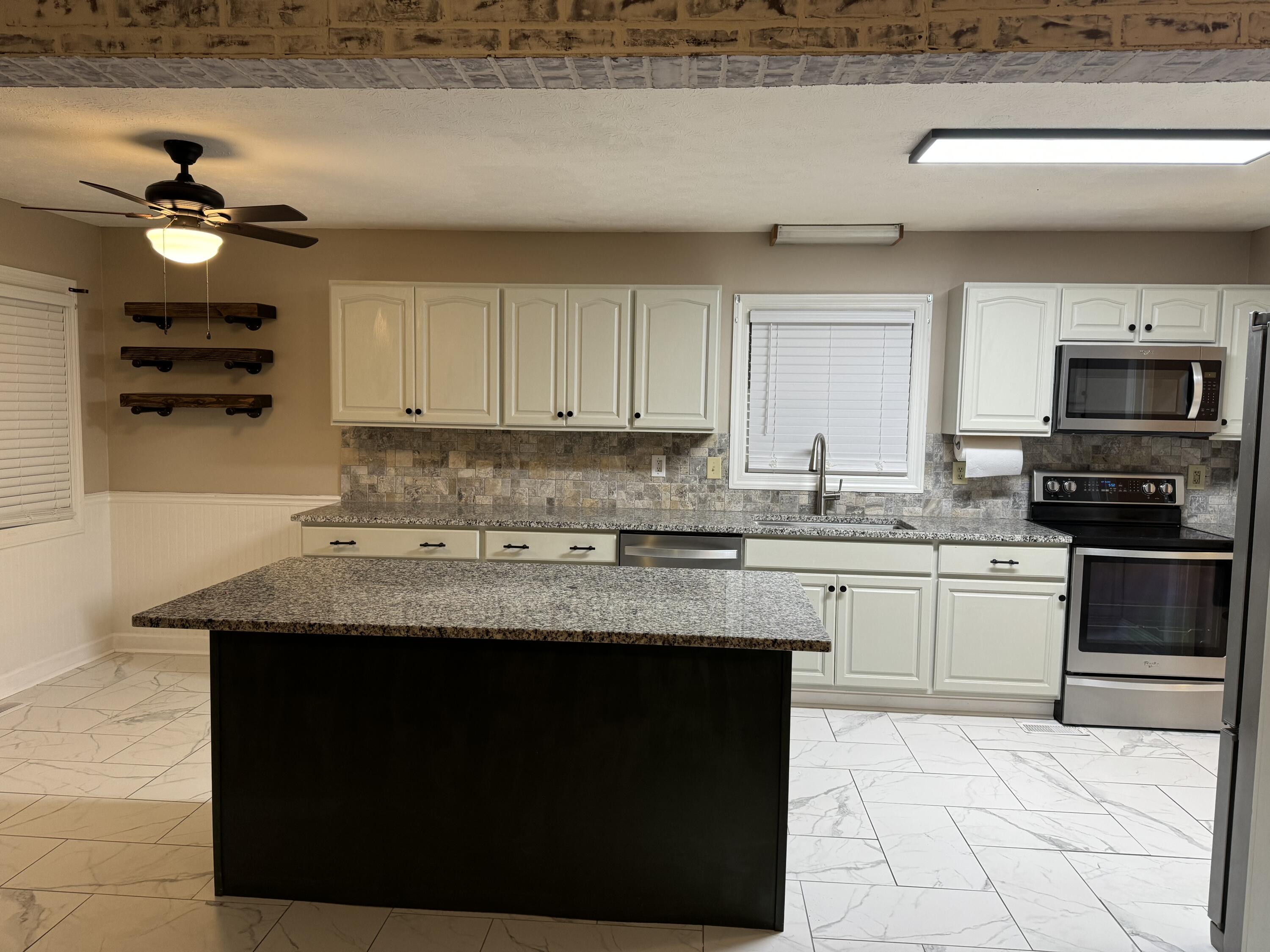 230 Driftwood Way Corbin, KY 40701 - Photo 6 of 32 IMG_8511