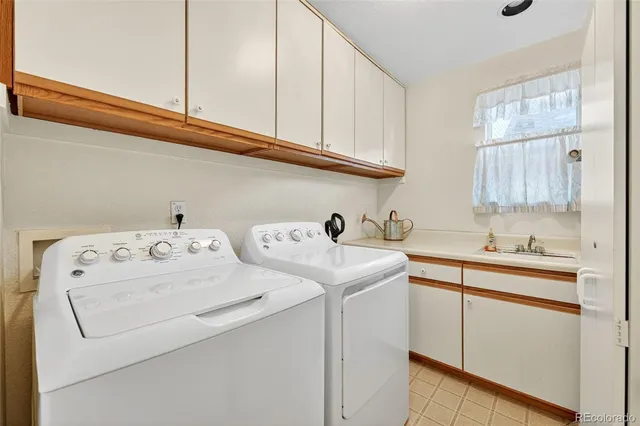 a view of entryway and hall