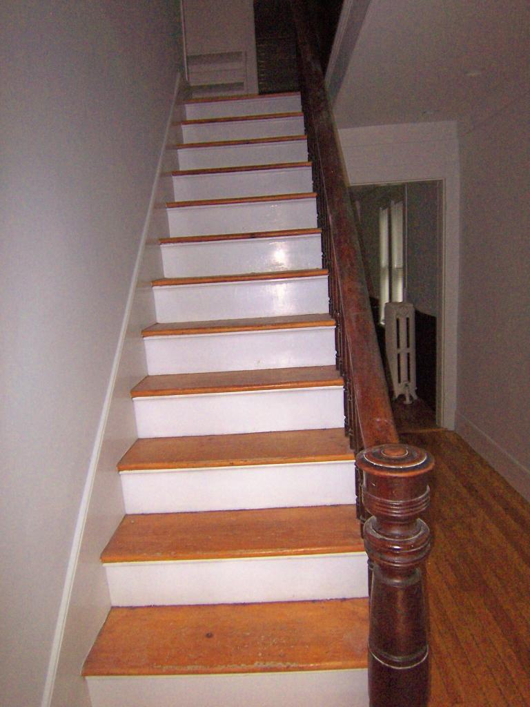 15 Sergeant Street Stockbridge, MA 01262 - Photo 12 of 22 stair