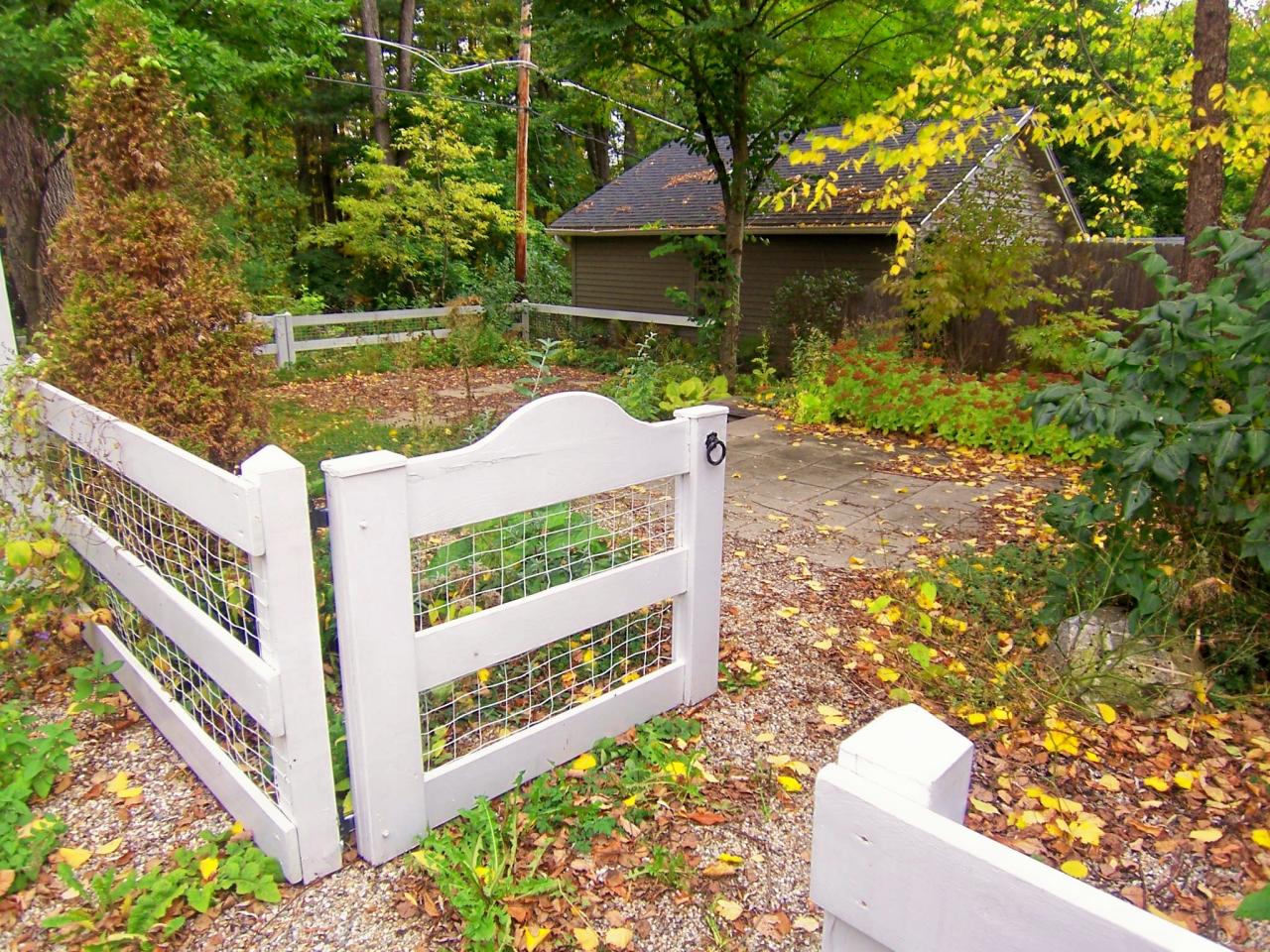 15 Sergeant Street Stockbridge, MA 01262 - Photo 13 of 22 fence