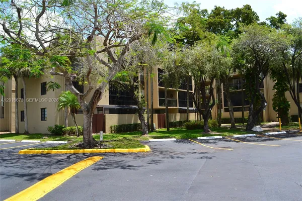 $2,090 | 10855 Southwest 112th Avenue, Unit 309, Miami, FL 33176