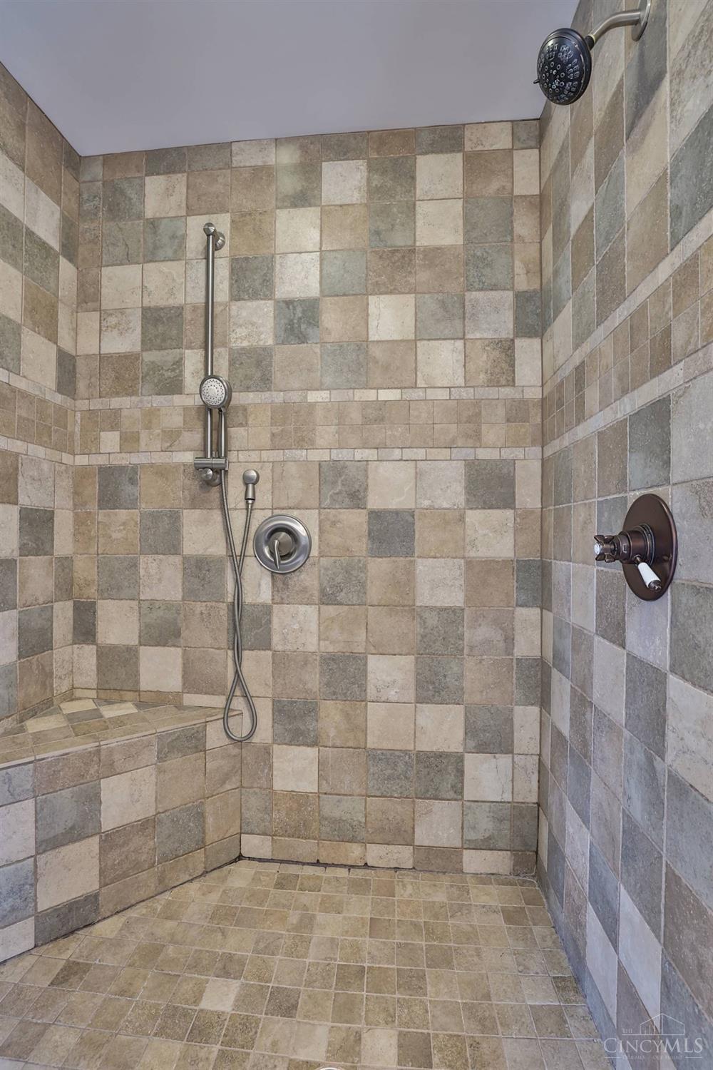 257 Compton Road Wyoming, OH 45215 - Photo 33 of 65