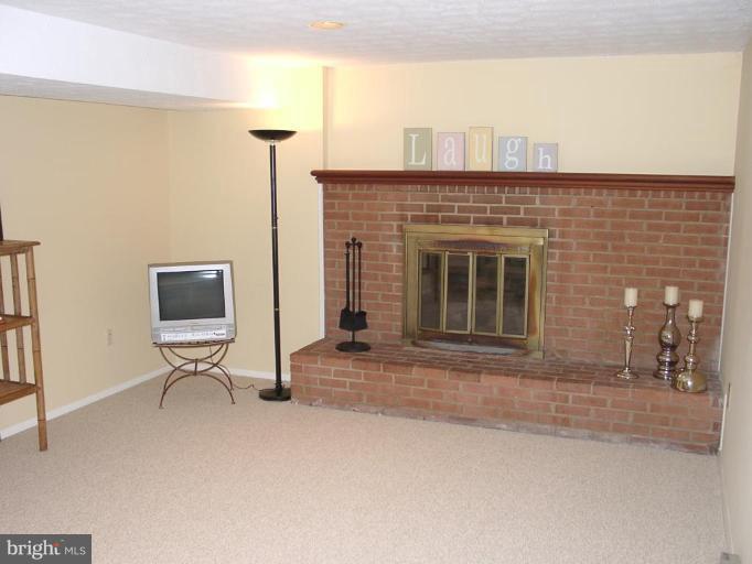 209 Rolling Road Gaithersburg, MD 20877 - Photo 11 of 24 Den