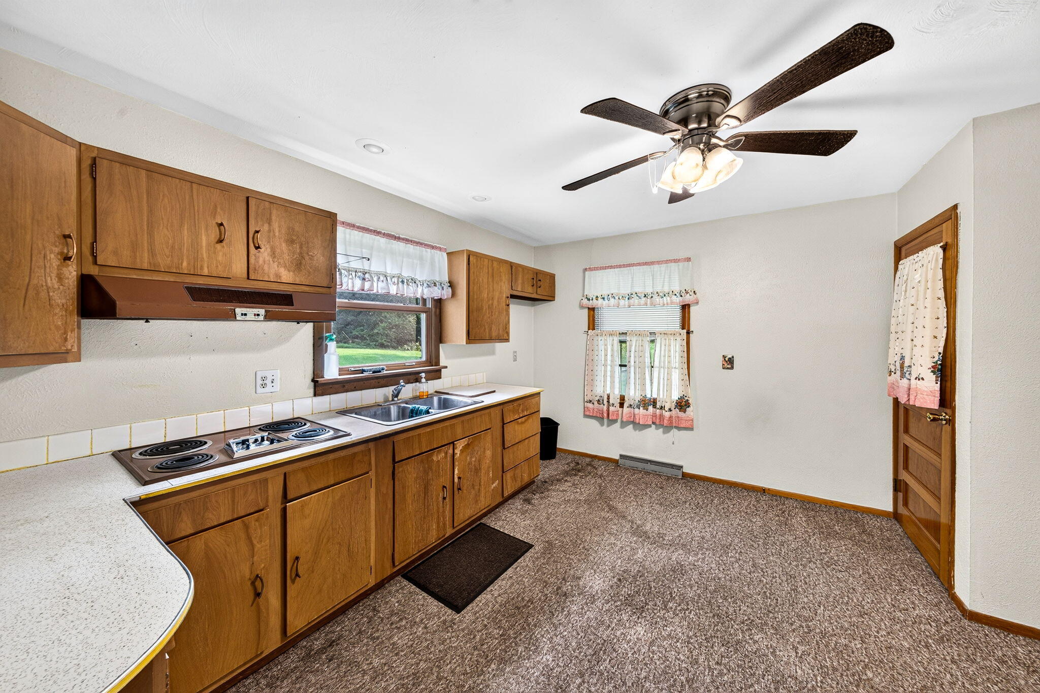 3086 Detroit Rd-15