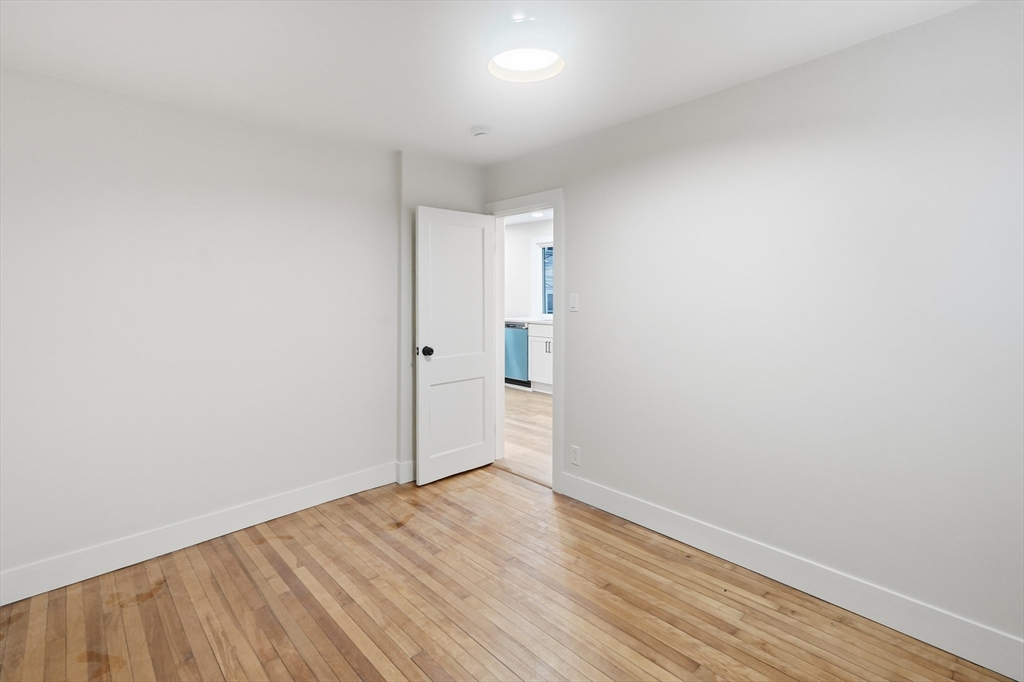 25 Johnson Street Worcester, MA 01604 - Photo 13 of 27