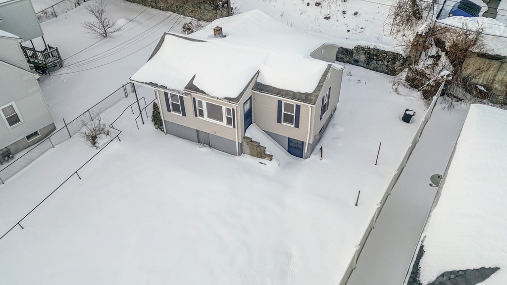 25 Johnson Street Worcester, MA 01604 - Photo 2 of 27