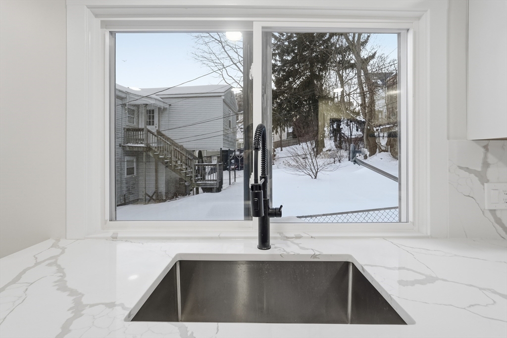 25 Johnson Street Worcester, MA 01604 - Photo 8 of 27