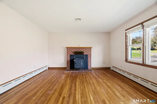 $359,900 | 24 Rankin Court, Montville, CT 06382
