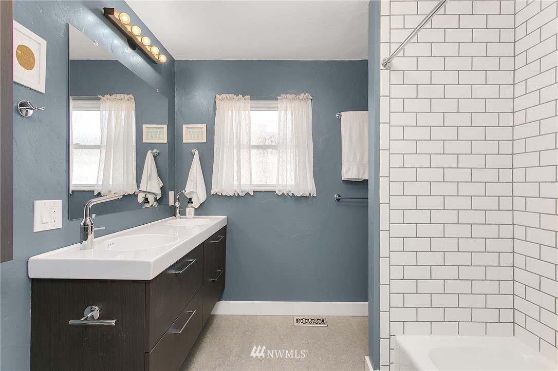 3748 Southwest Ida Street Seattle, WA 98126 - Photo 13 of 25 Gallery Image 13