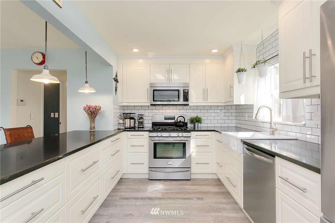 3748 Southwest Ida Street Seattle, WA 98126 - Photo 9 of 25 Gallery Image 9