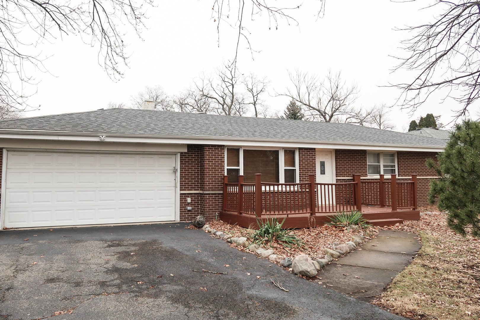 a front view of house with yard