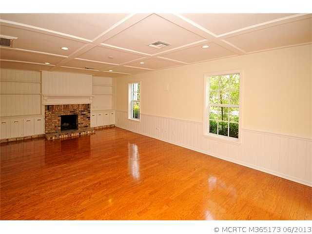 12 Ridgeview Road South Stuart, FL 34996 - Photo 8 of 22 Den/Family/Great Room.
