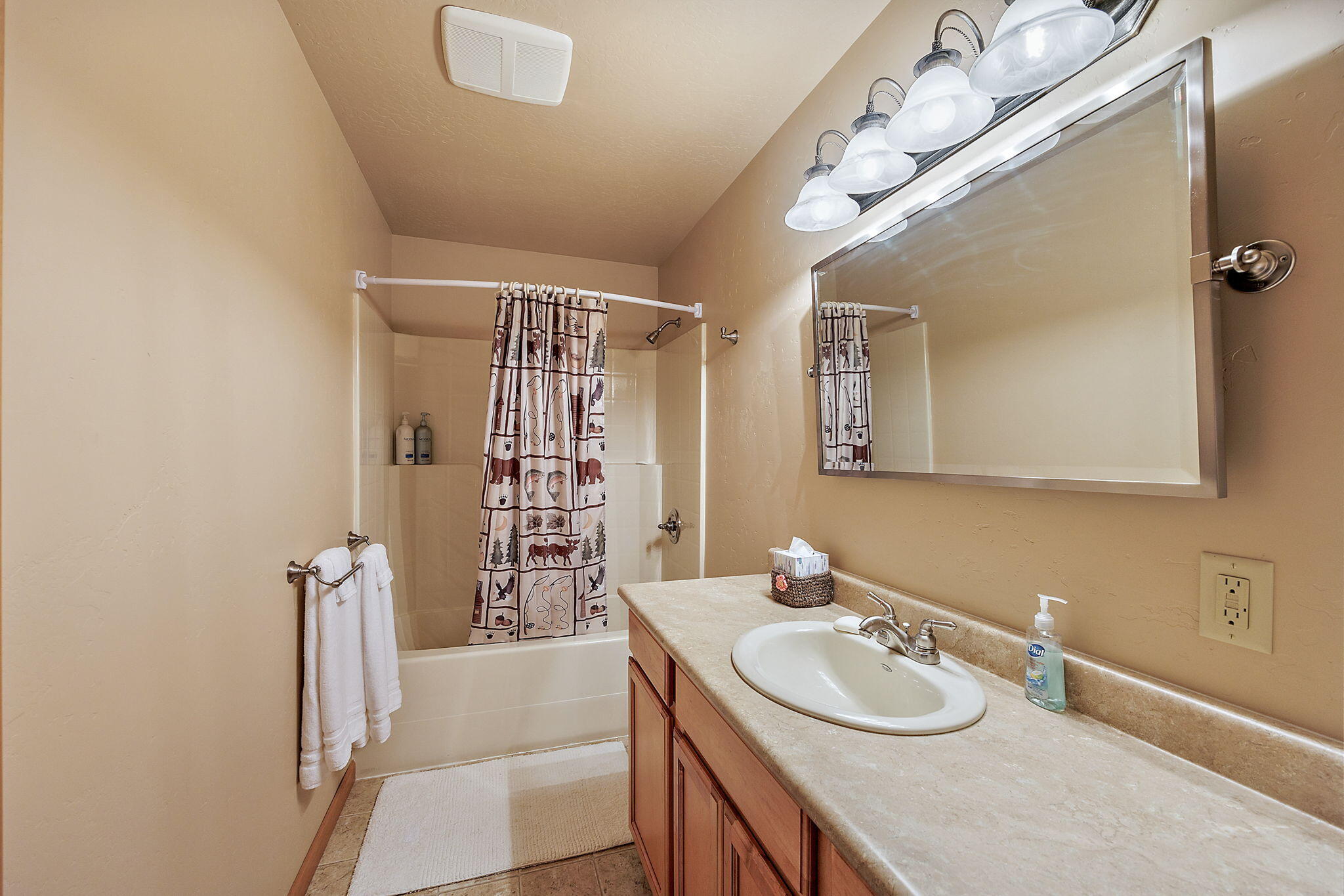 343 Rene Drive Shady Cove, OR 97539 - Photo 41 of 152 Bathroom