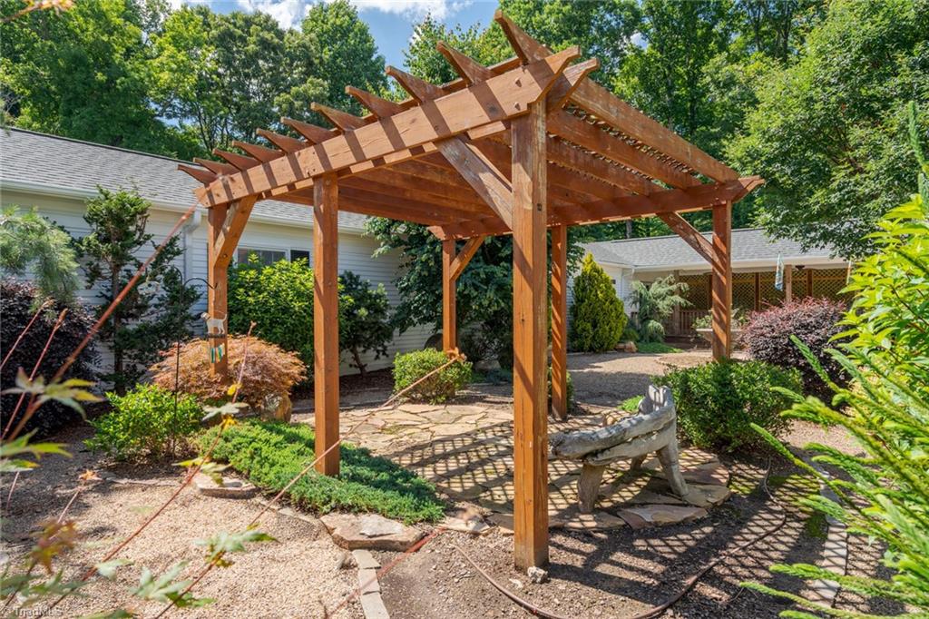 5237 Hopkins Road Reidsville, NC 27320 - Photo 18 of 50 Gallery Image 18