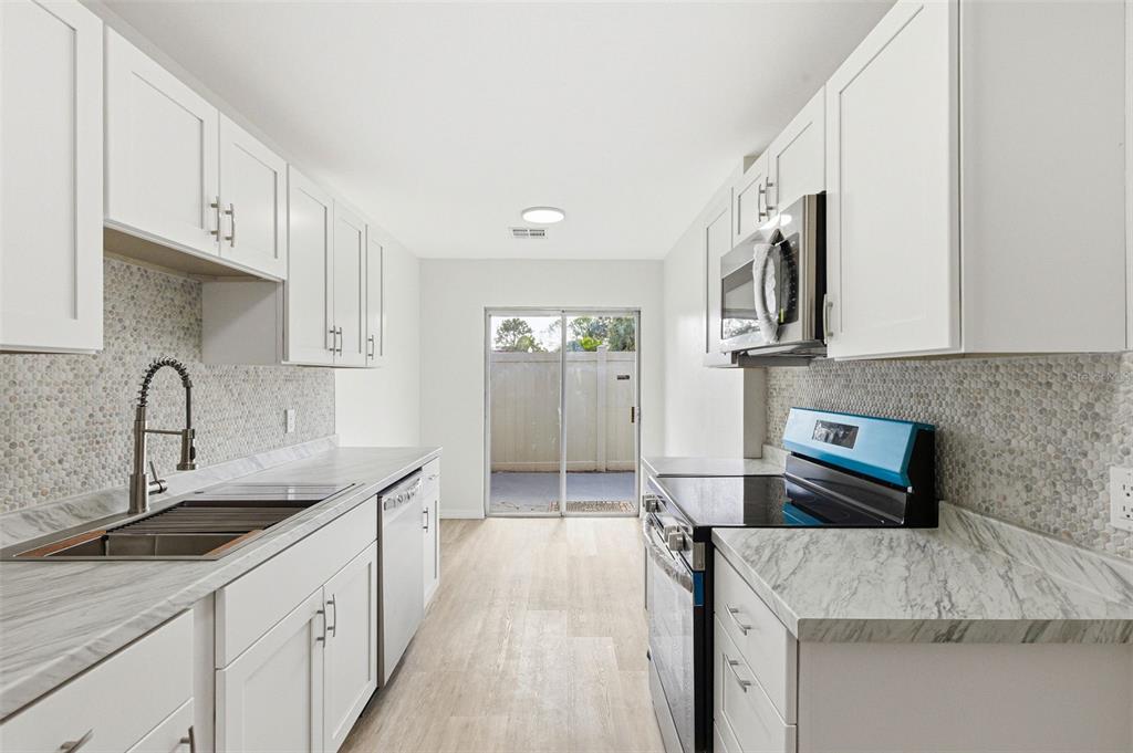 2054 Sunset Point Road, Unit 35 Clearwater, FL 33765 - Photo 7 of 45