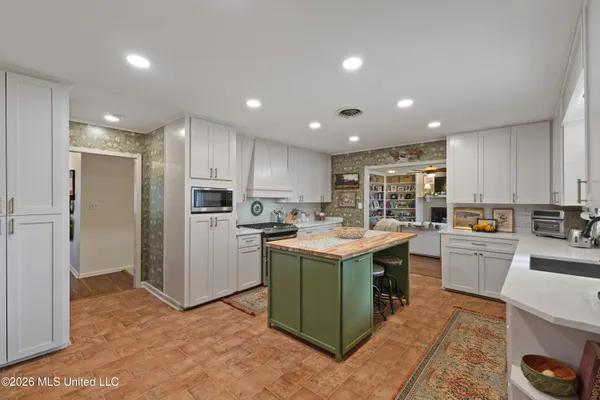 $322,900 | 2010 Adeline Street, Hattiesburg, MS 39401