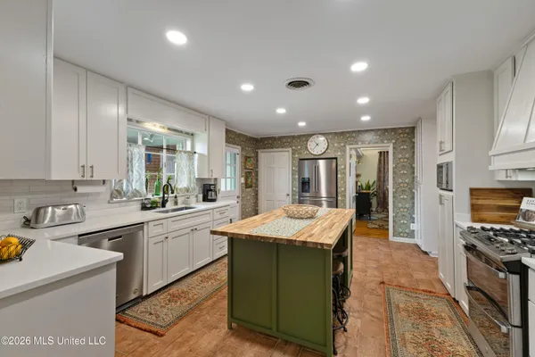 $322,900 | 2010 Adeline Street, Hattiesburg, MS 39401
