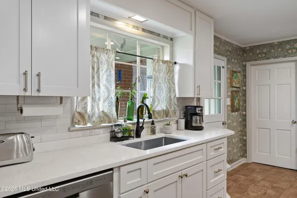 $322,900 | 2010 Adeline Street, Hattiesburg, MS 39401