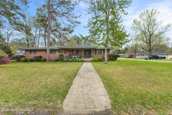 $322,900 | 2010 Adeline Street, Hattiesburg, MS 39401