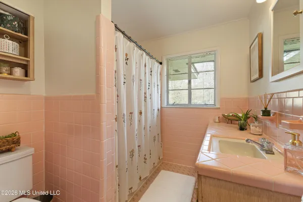 $322,900 | 2010 Adeline Street, Hattiesburg, MS 39401