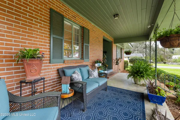 $322,900 | 2010 Adeline Street, Hattiesburg, MS 39401