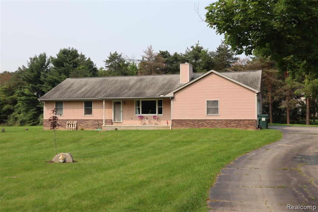 3311 Brewer Road Howell, MI 48855 - Photo 1 of 23