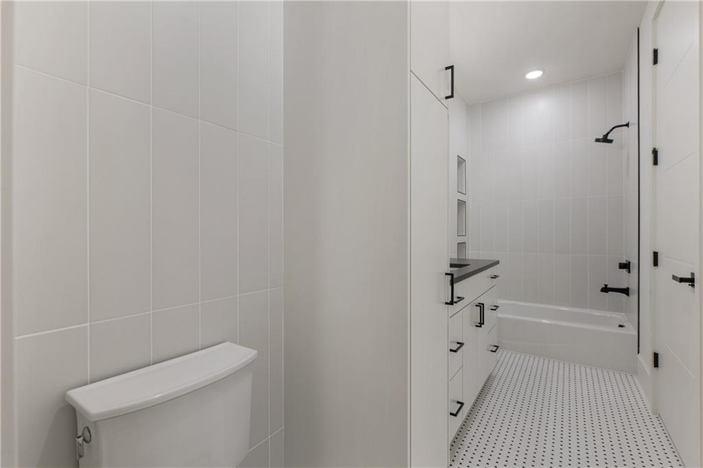 141 N Trace Alpharetta, GA 30009 - Photo 62 of 92