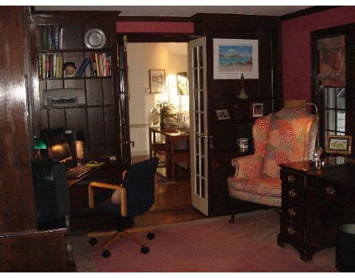 88 Hampshire Road Wellesley, MA 02481 - Photo 11 of 28 a living room with furniture