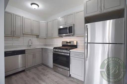 $1,425 | 1608 West Sherwin Avenue, Unit 405, Chicago, IL 60626