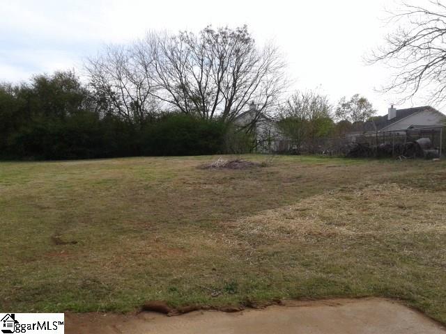 120 Gresham Road Simpsonville, SC 29681 - Photo 3 of 35