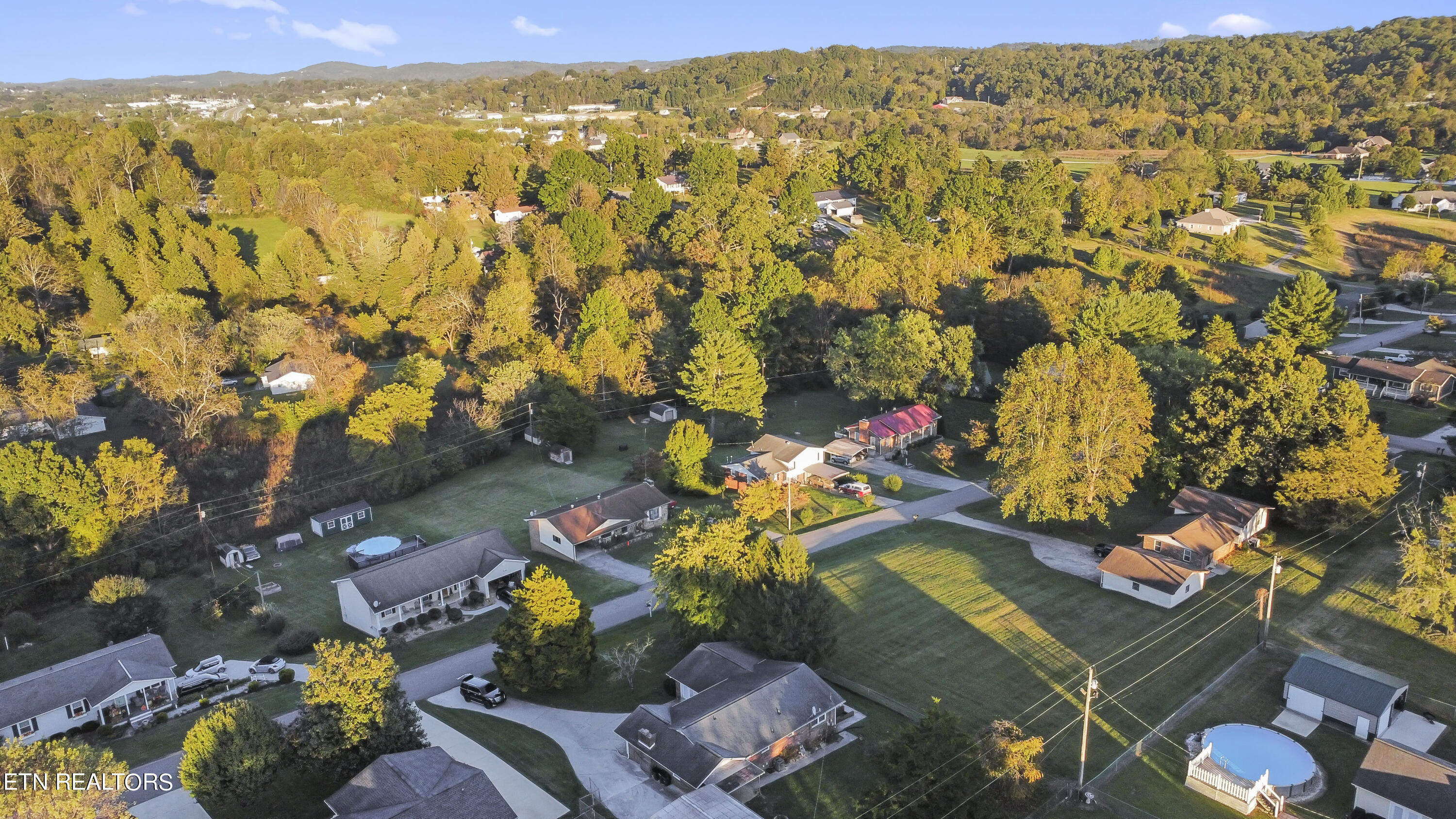 150 Evans Road Jacksboro, TN 37757 - Photo 36 of 51 dji_fly_20241009_182658_447_172851290465